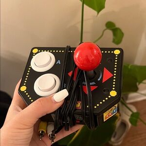 Pac-man Plug and Play Jakks Pacific 2009 TV Video Game System 12 in 1